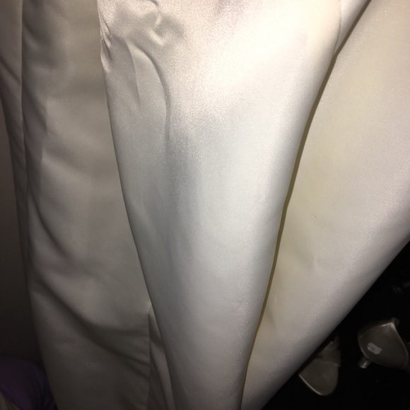 Wedding dress 13/14 never worn - Picture 1 of 2